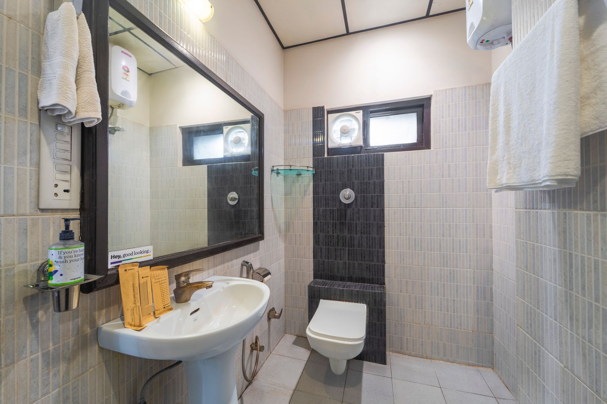 Treebo Shivam Inn Near Singapore Mall Standard Double Room 6