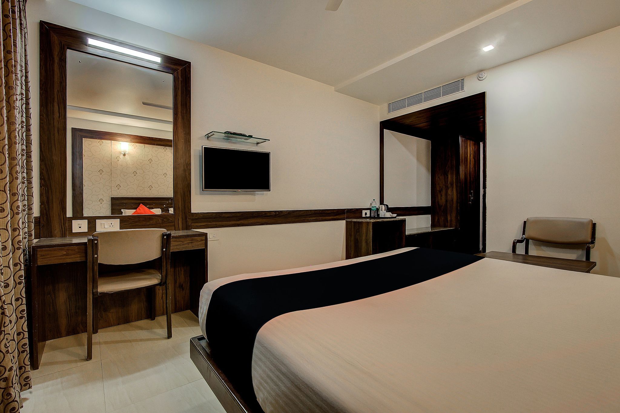 MySpace Silver Star Deluxe Room 13