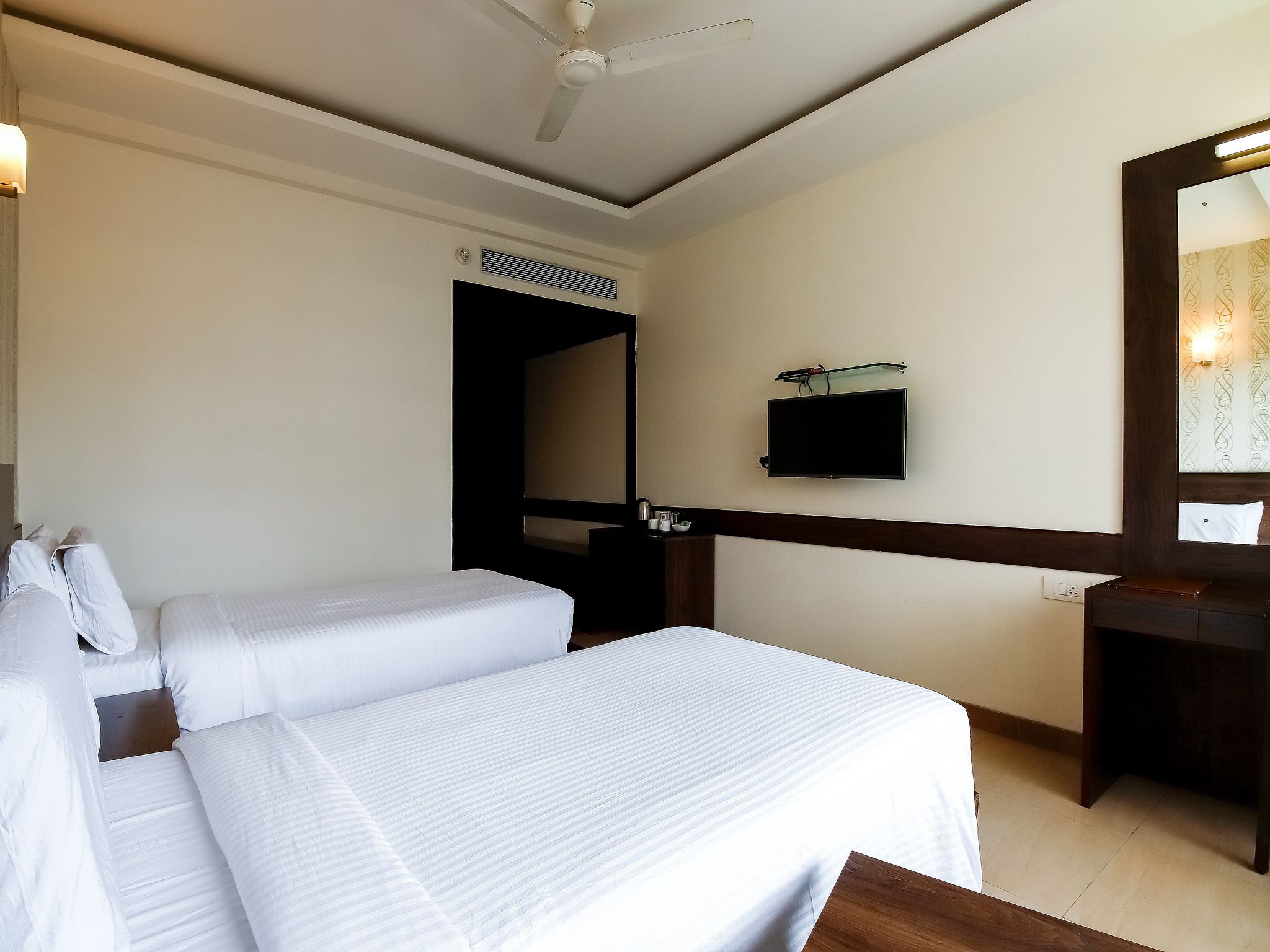 MySpace Silver Star Deluxe Room 7