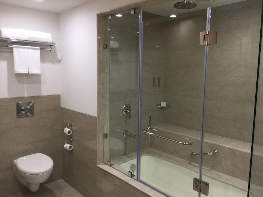 Lemon Tree Hotel, Sector 60,Gurugram Business Room 7