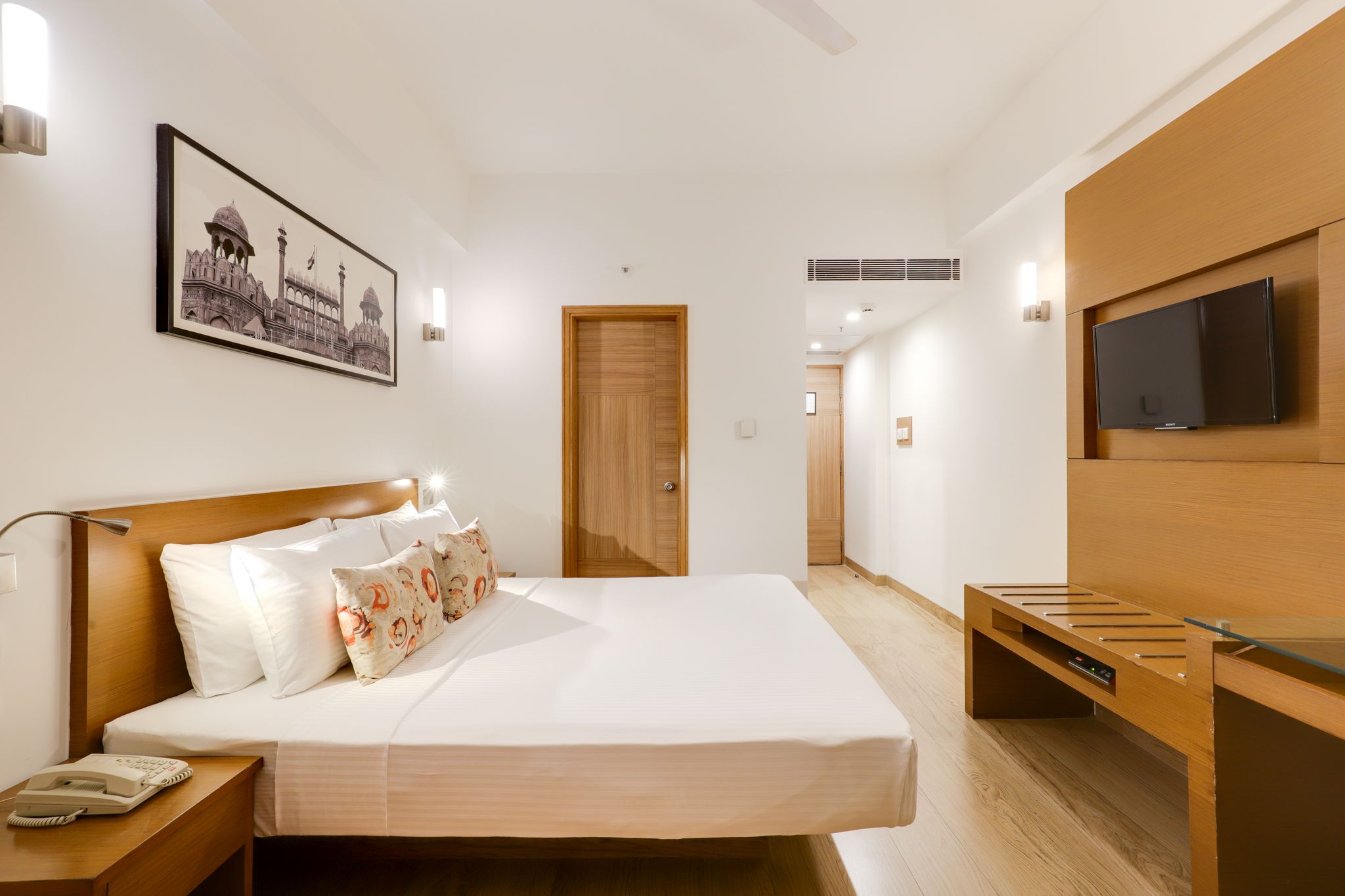 Lemon Tree Hotel, Sector 60,Gurugram Business Room 2