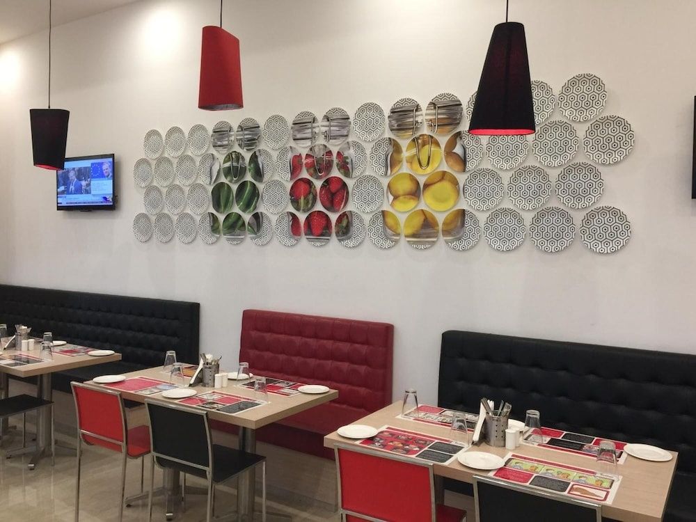 undefined Red Fox Hotel Sec 60 Gurugram A Unit of Fleur Hotels Pvt Ltd 9