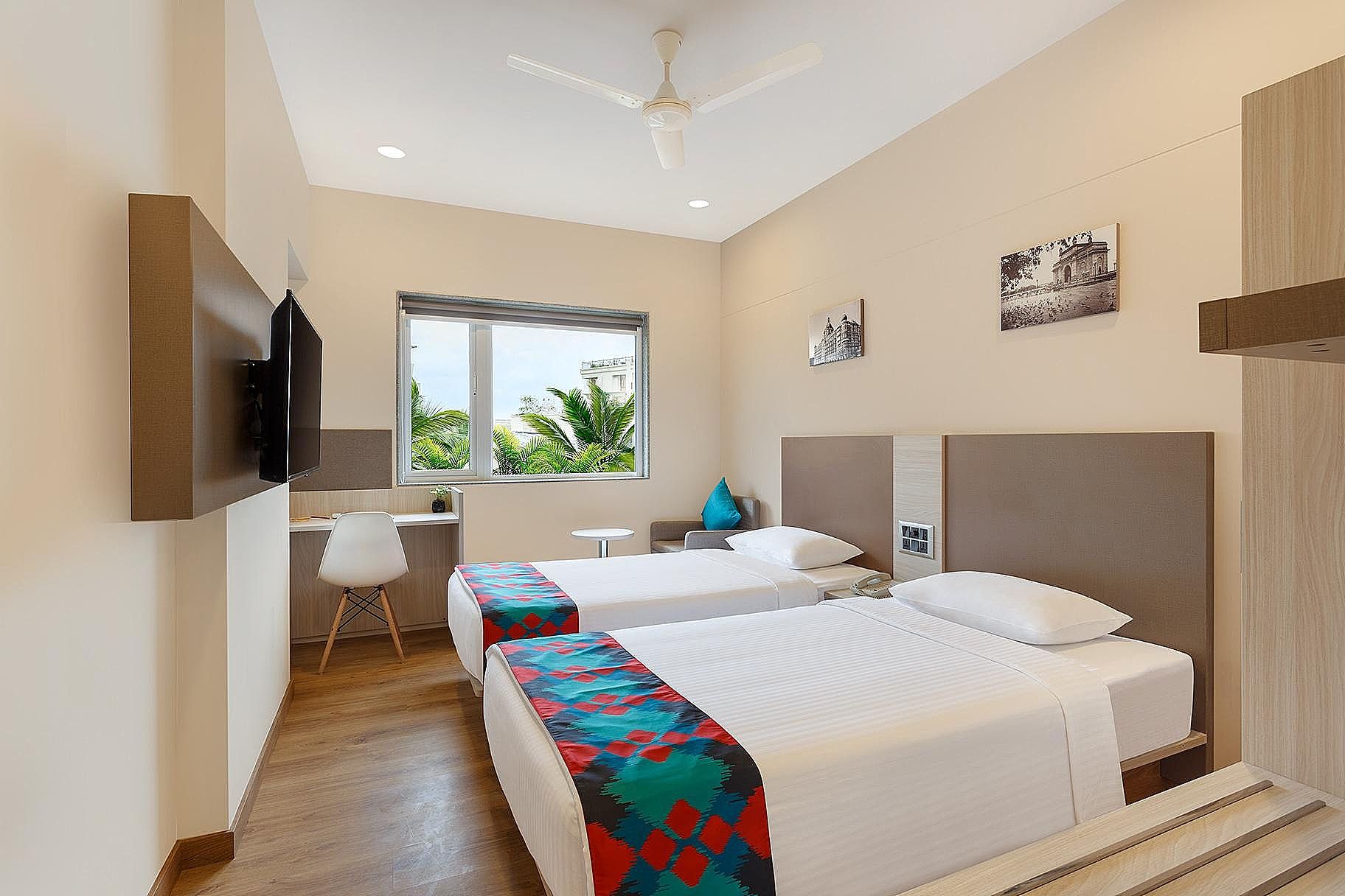 LUXE QUEEN ROOM