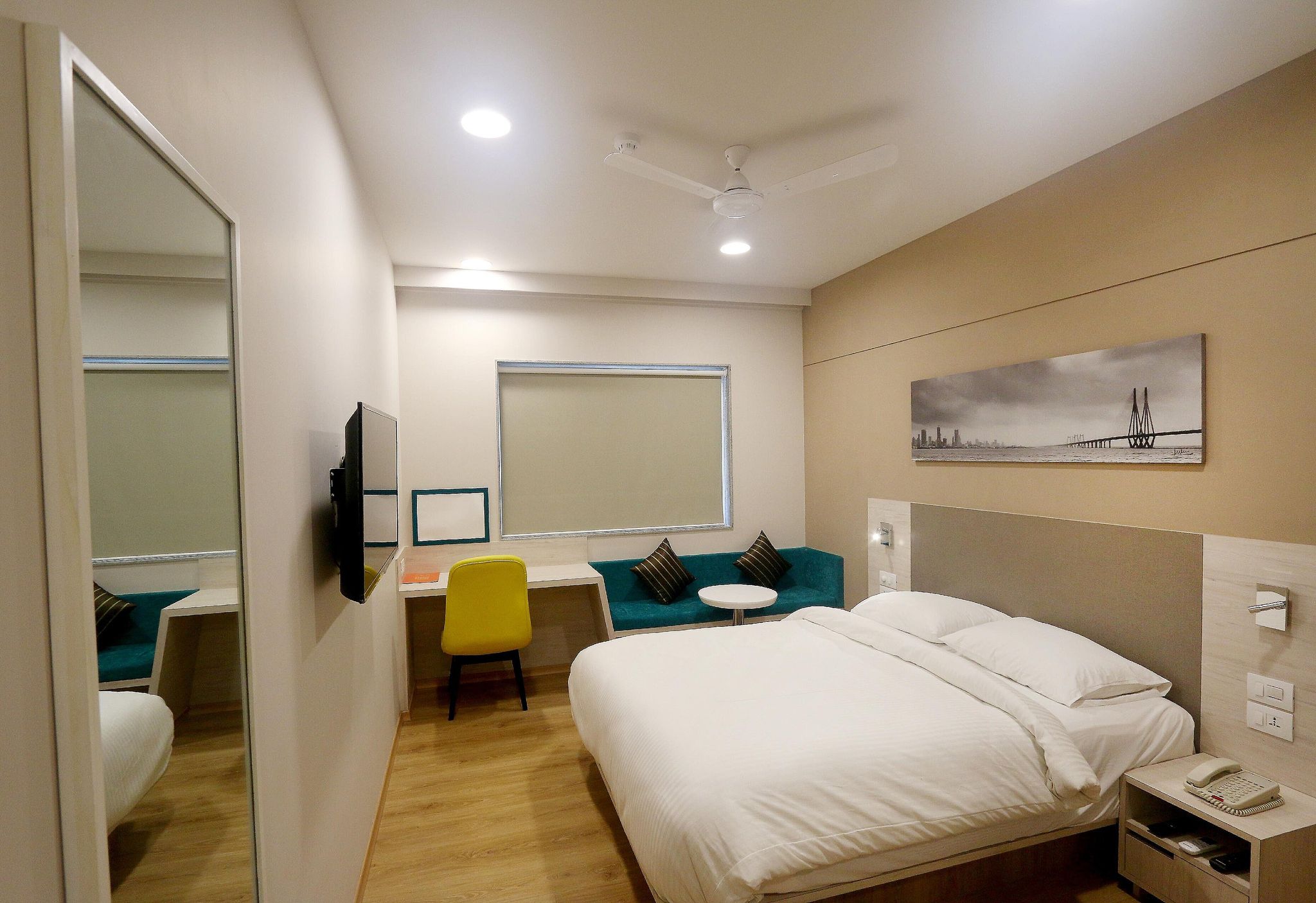 LUXE QUEEN ROOM