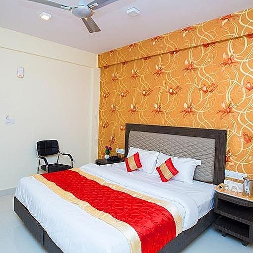 Vee suites Deluxe Double Room 5