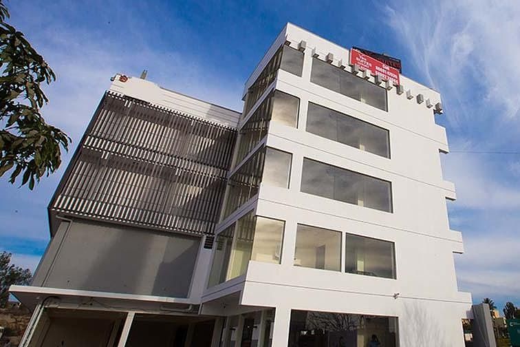 undefined Vee suites