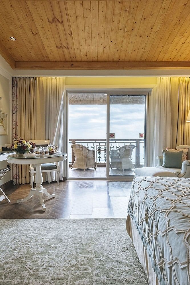 Deluxe Room, 1 King Bed, Multiple View (Premium Valley View Double)
