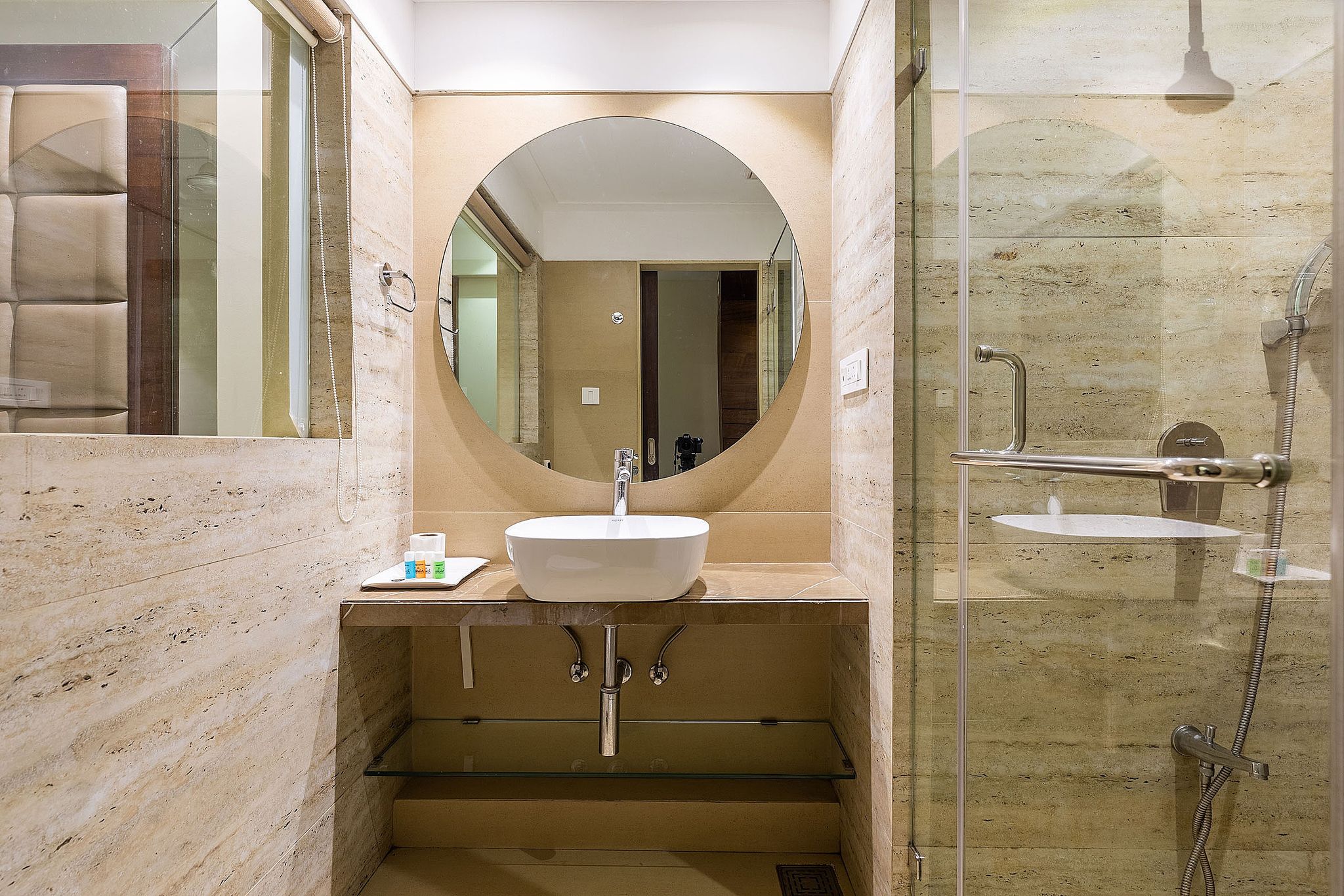 Calux Grand Inn Calangute  (Formerly Amara) Amara Premium Room 14