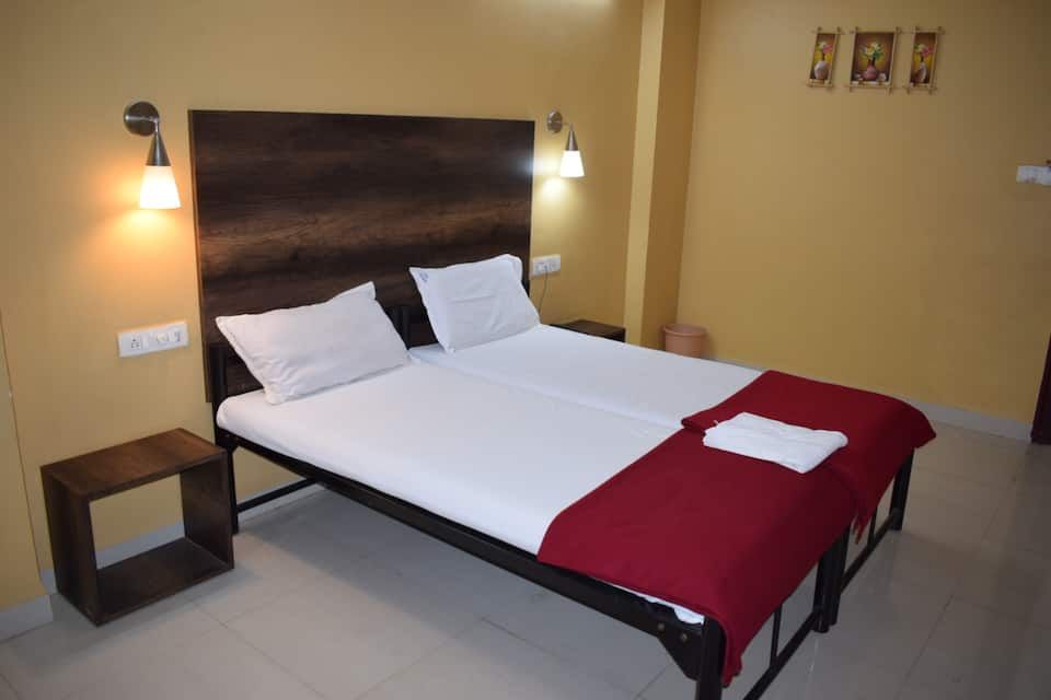 Deluxe AC Room