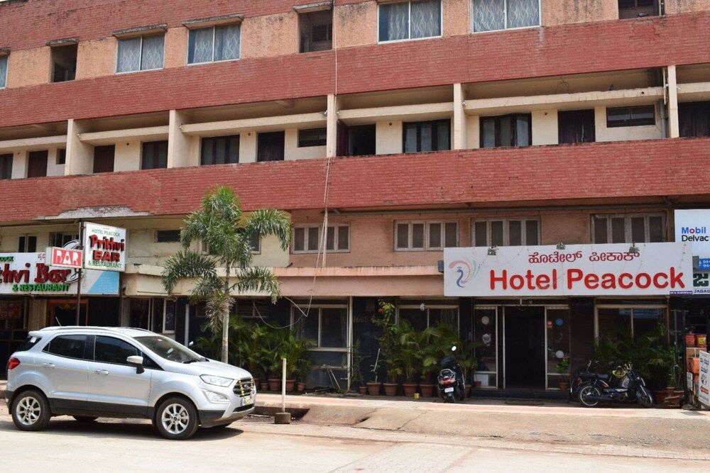 undefined  Hotel Peacock 8