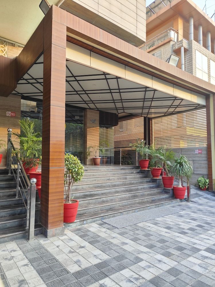 undefined Pinnacle by Click Hotels, Lucknow 7