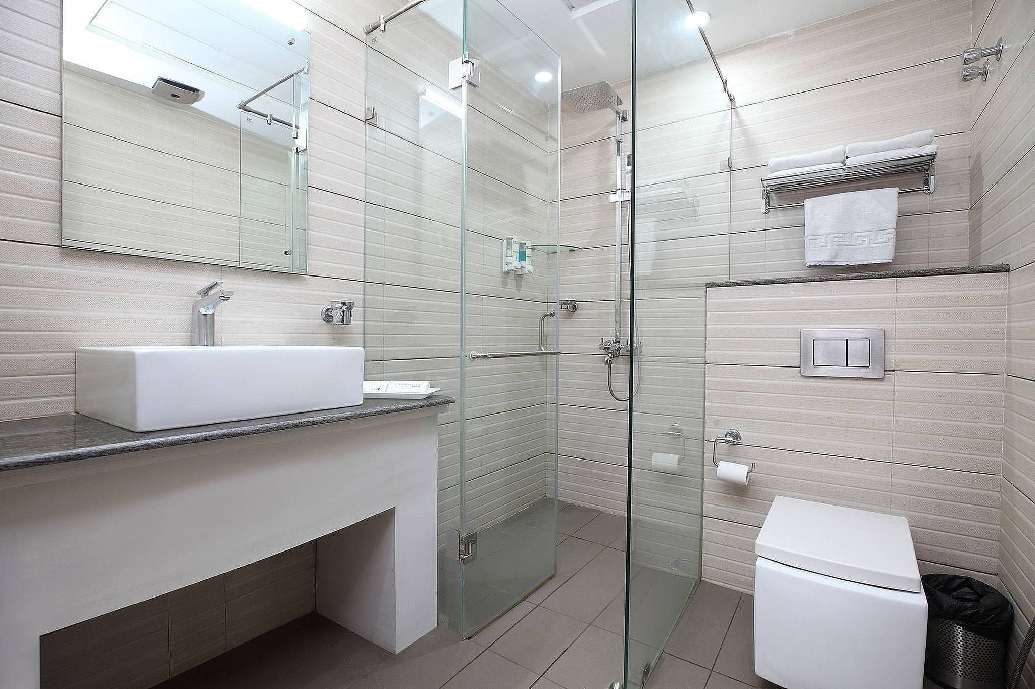 Pinnacle by Click Hotels, Lucknow Deluxe Room 8