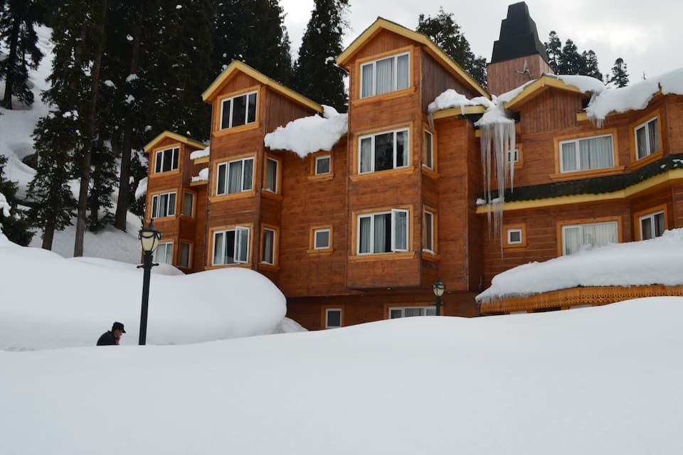 undefined Kolahoi Green Heights 8