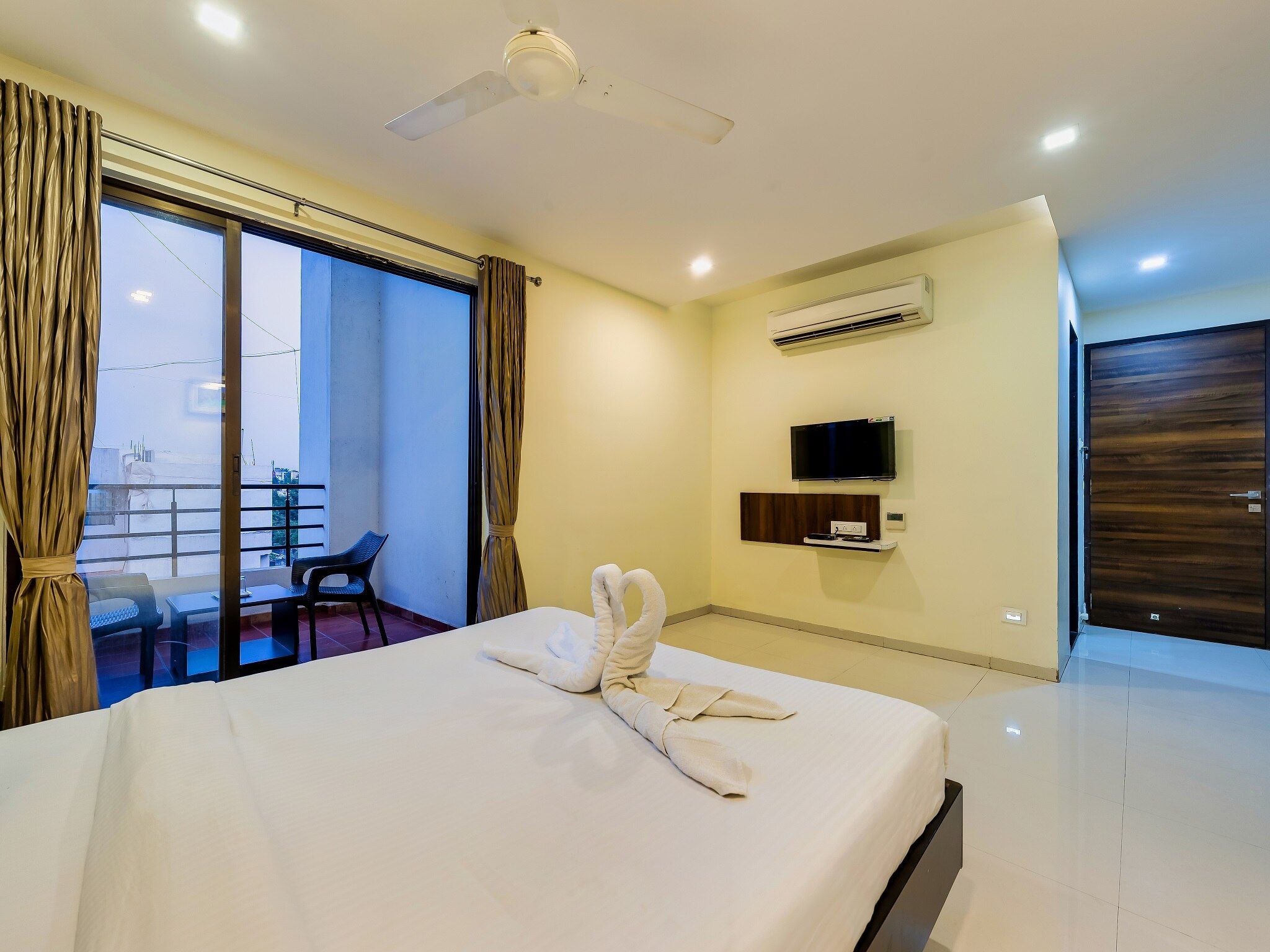 Hotel Galaxy inn Deluxe Room A/c 2