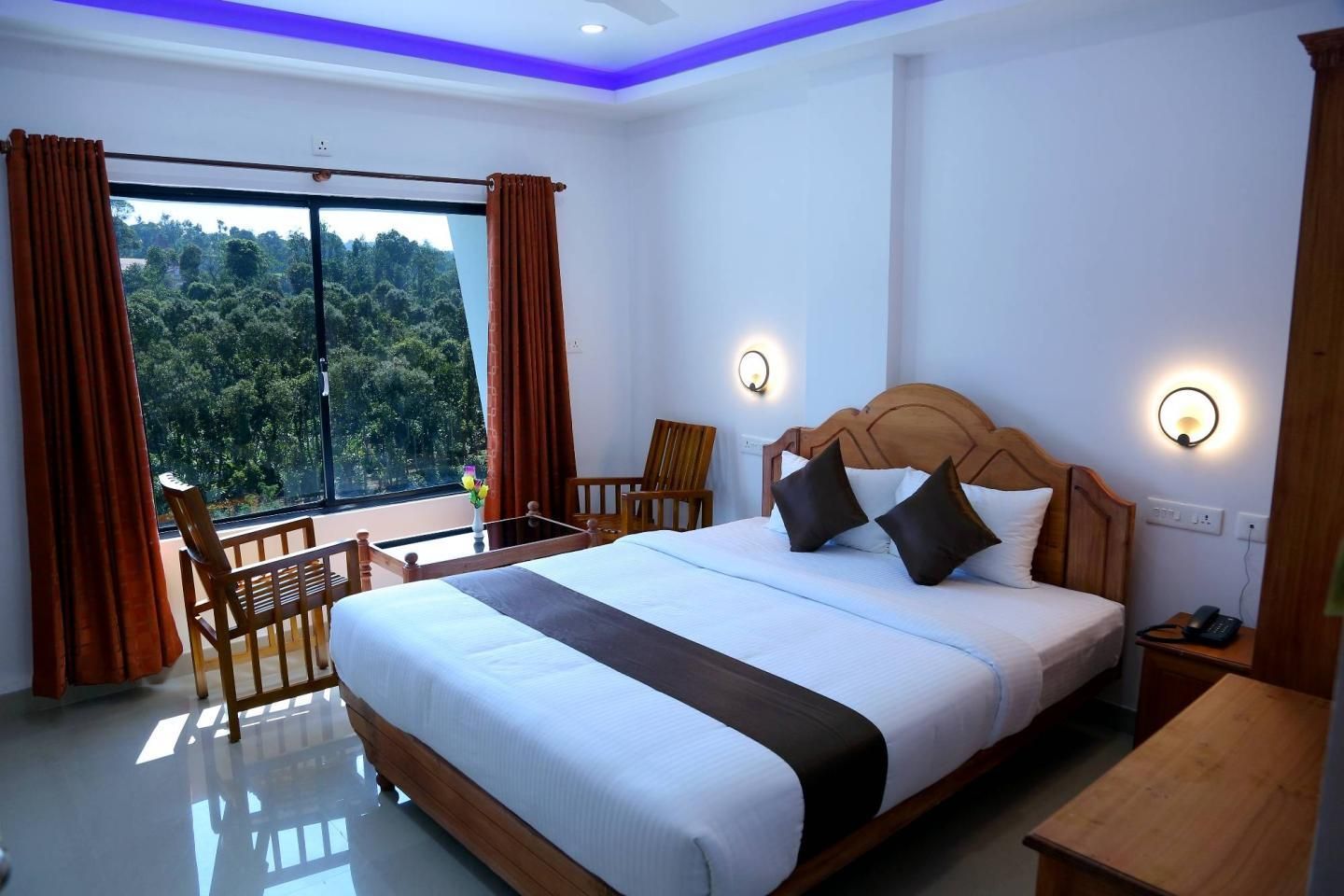 Spice Inn Deluxe Room 3