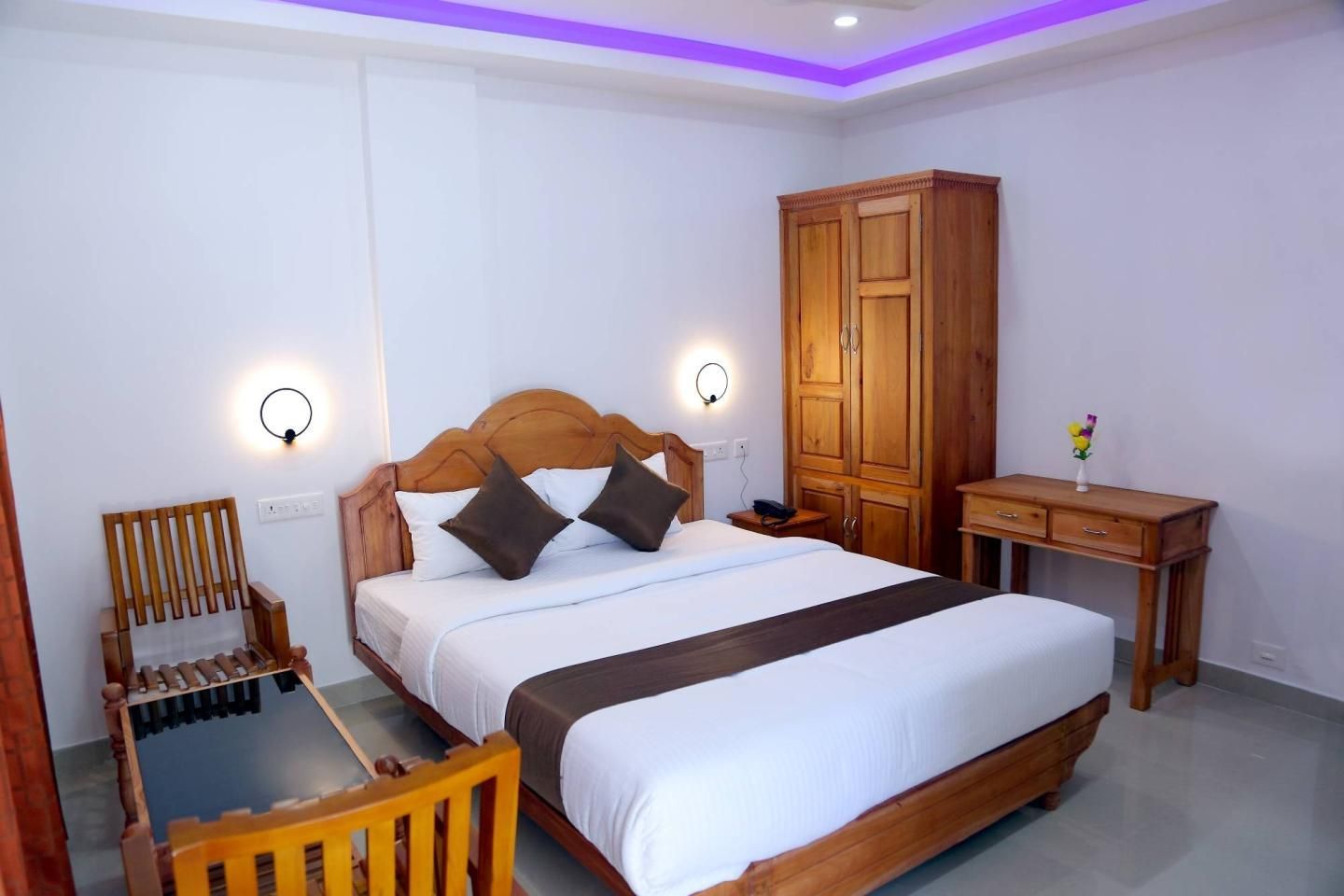 Spice Inn Deluxe Room 6