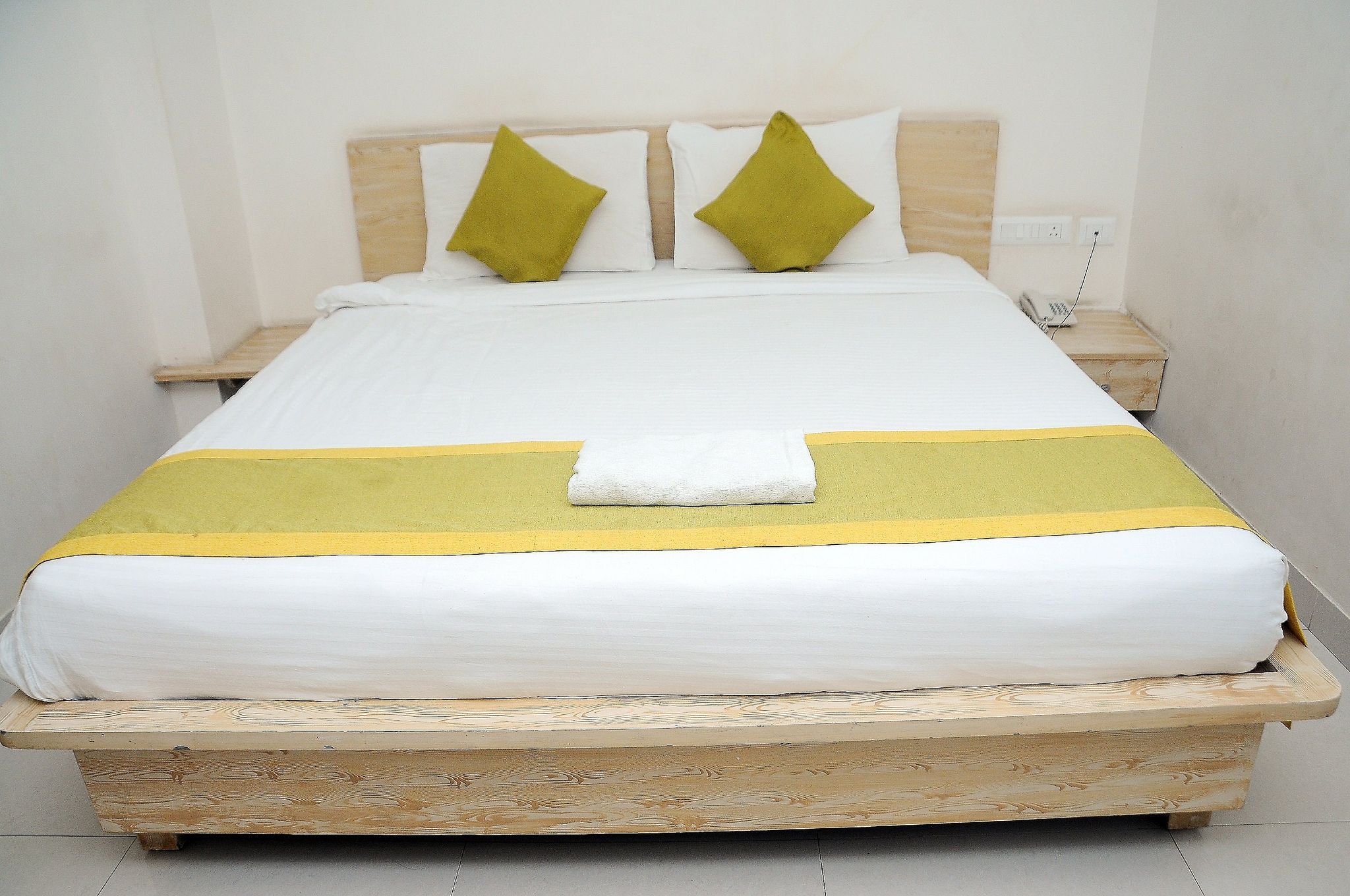 Pratz Inn Deluxe Room 12