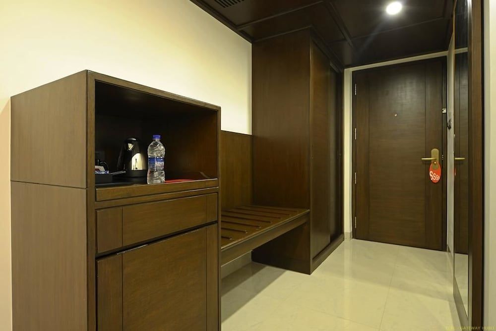 Executive Room, 1 Bedroom, Pool View, Poolside