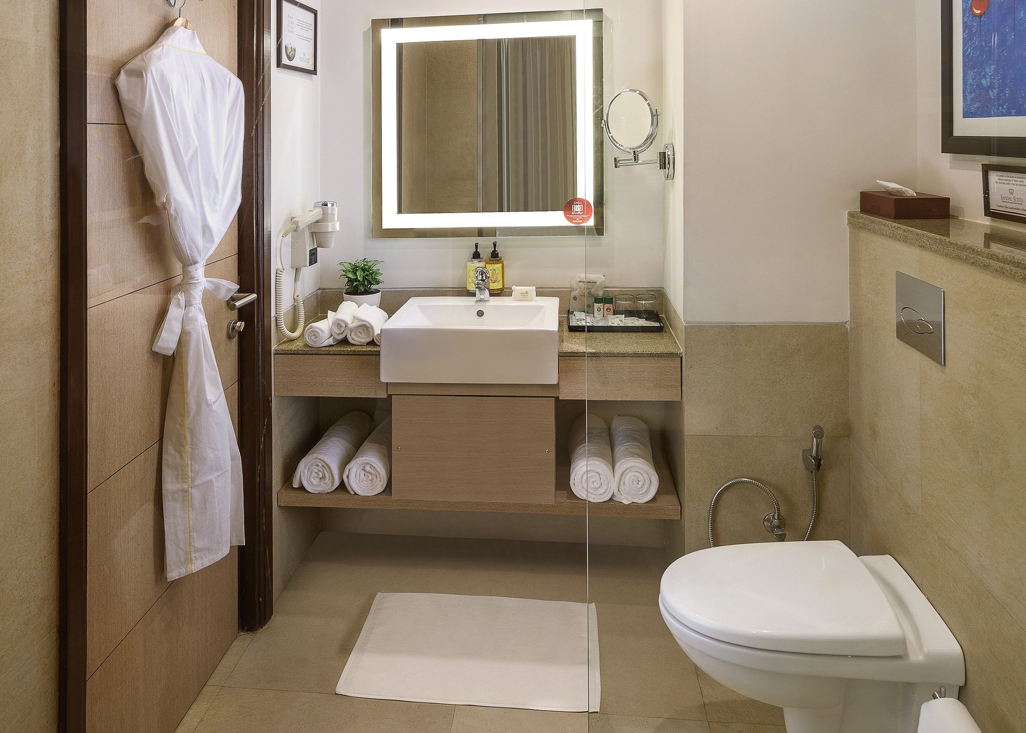 Sandal Suites  by Lemon Tree Hotels Standard Suite Twin 4