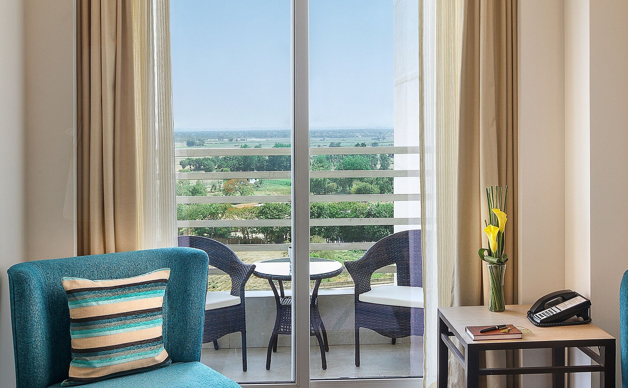 Sandal Suites  by Lemon Tree Hotels Standard Suite Twin 3