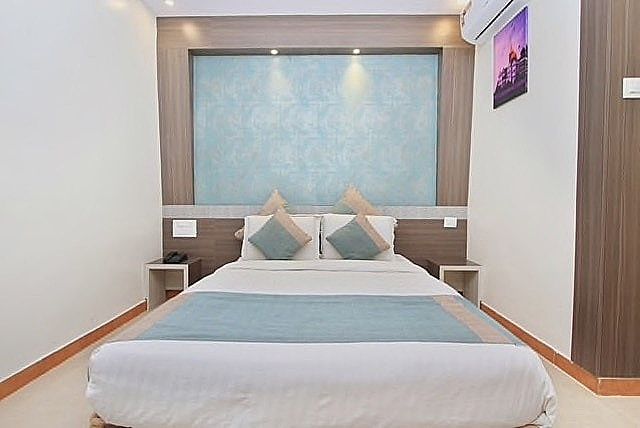 Aishwarya Le Royal Classic Ac 2