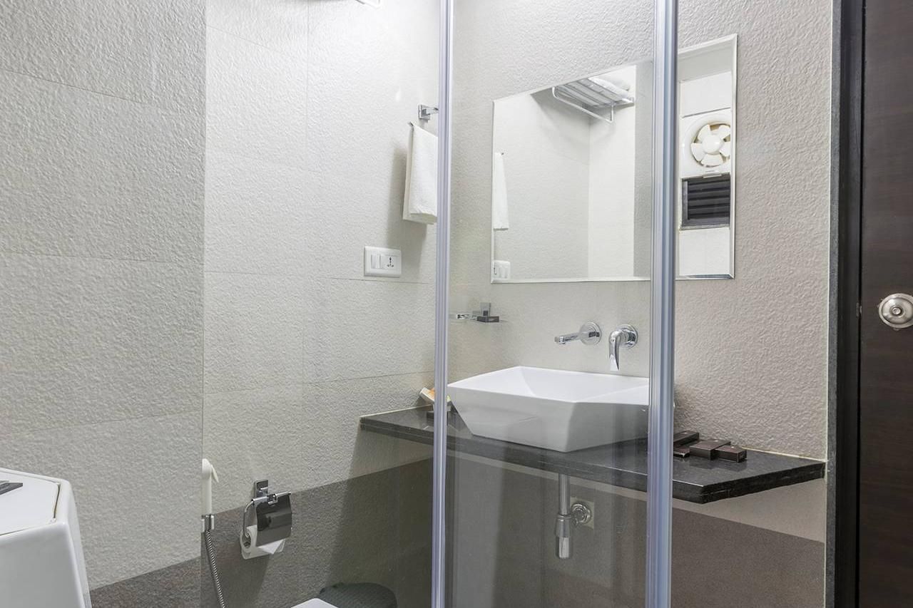 Prominent Corporate Residency Executive Suite 10