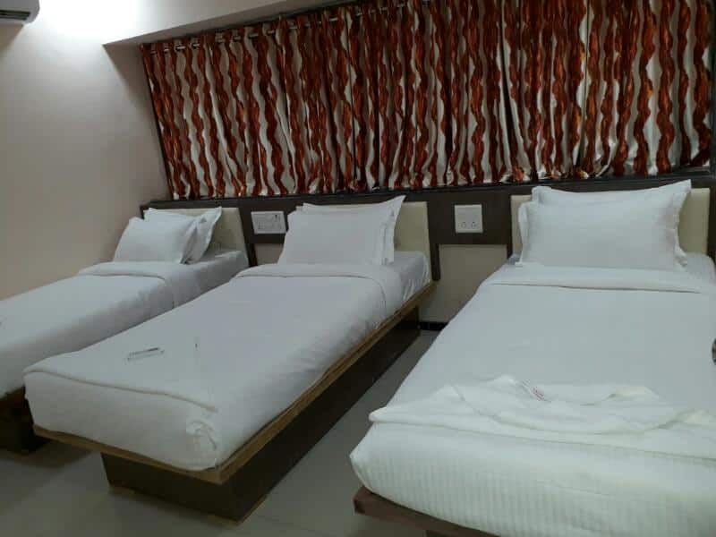 Deluxe Twin AC Room