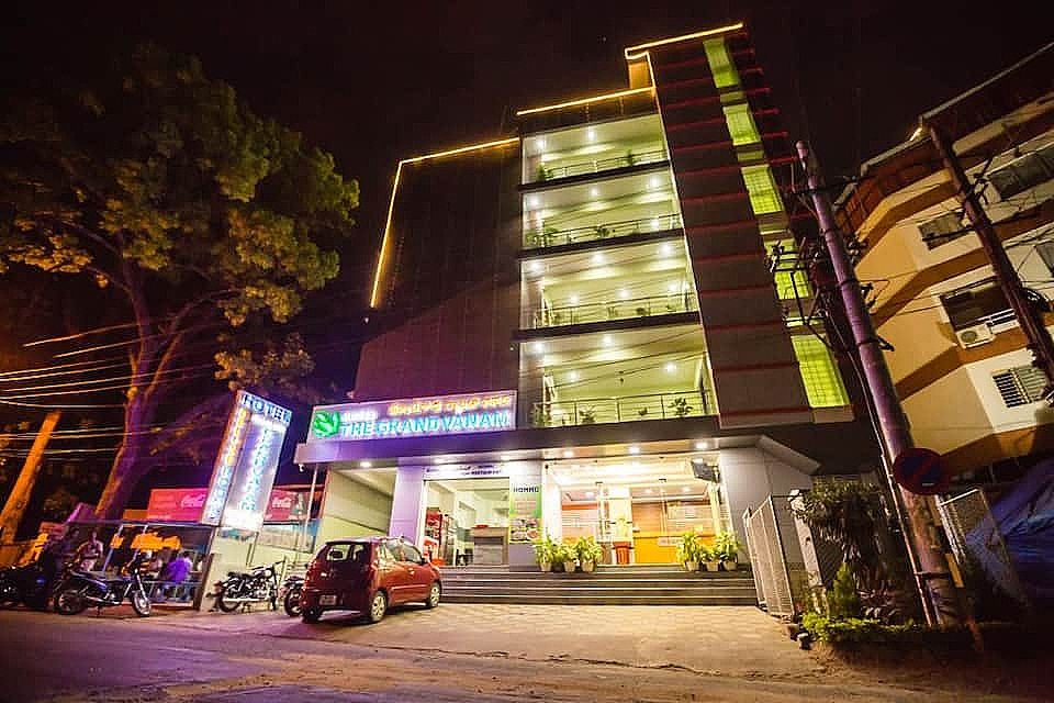 undefined The Grand Vanam 8