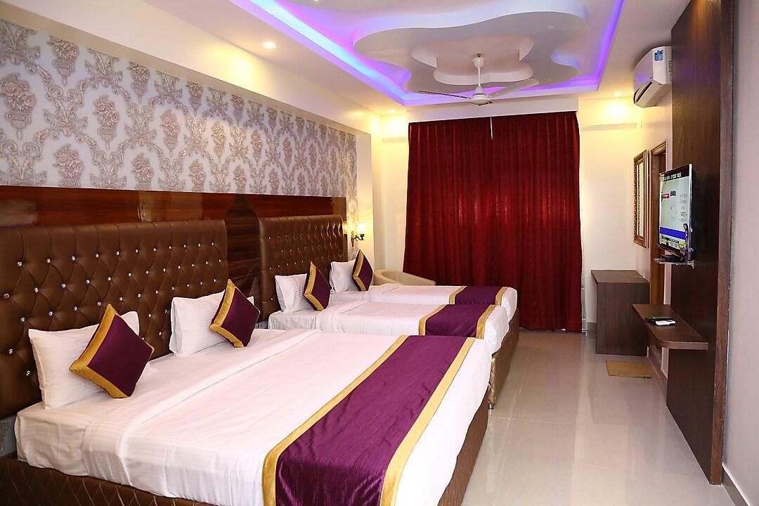 Royal Family Suite
