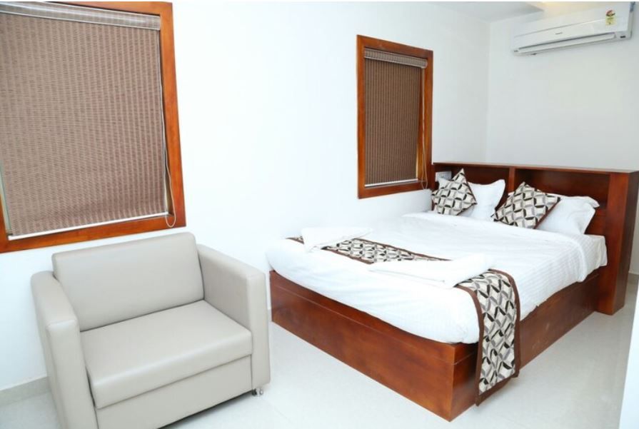 4U Business Class Hotel Classic Deluxe Double AC Room 2