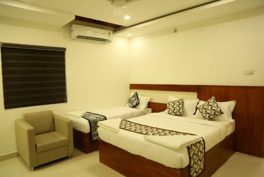 4U Business Class Hotel Classic Deluxe Double AC Room 4