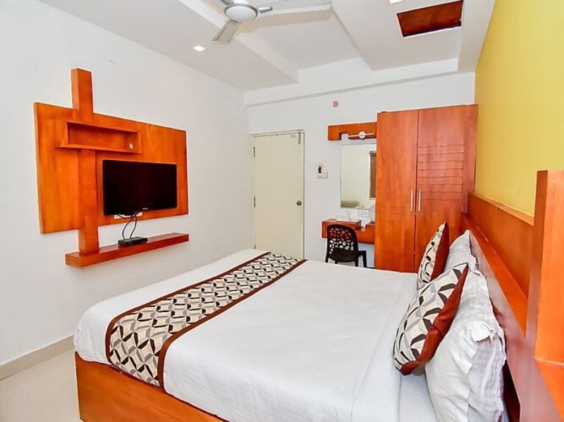 4U Business Class Hotel Classic Deluxe Double AC Room 3