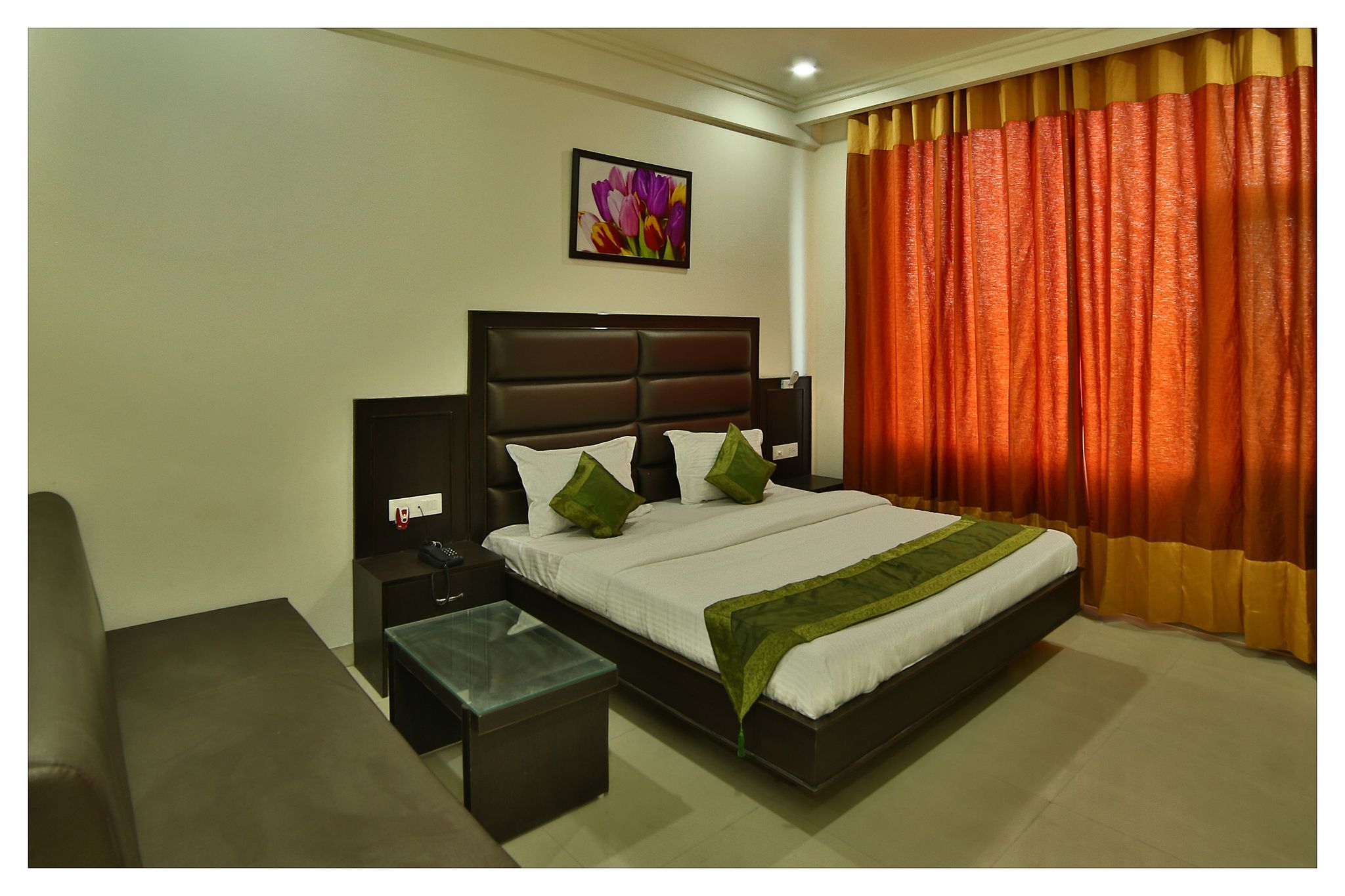 Treebo Dee Intercontinental Amritsar Standard Double Room