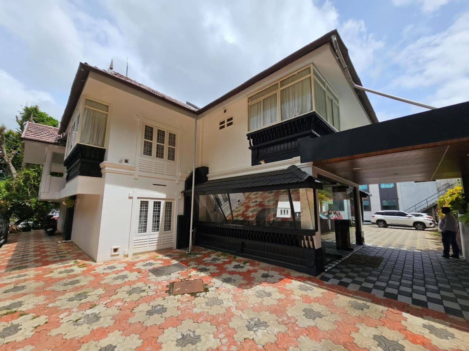 undefined Olive Periyar 9