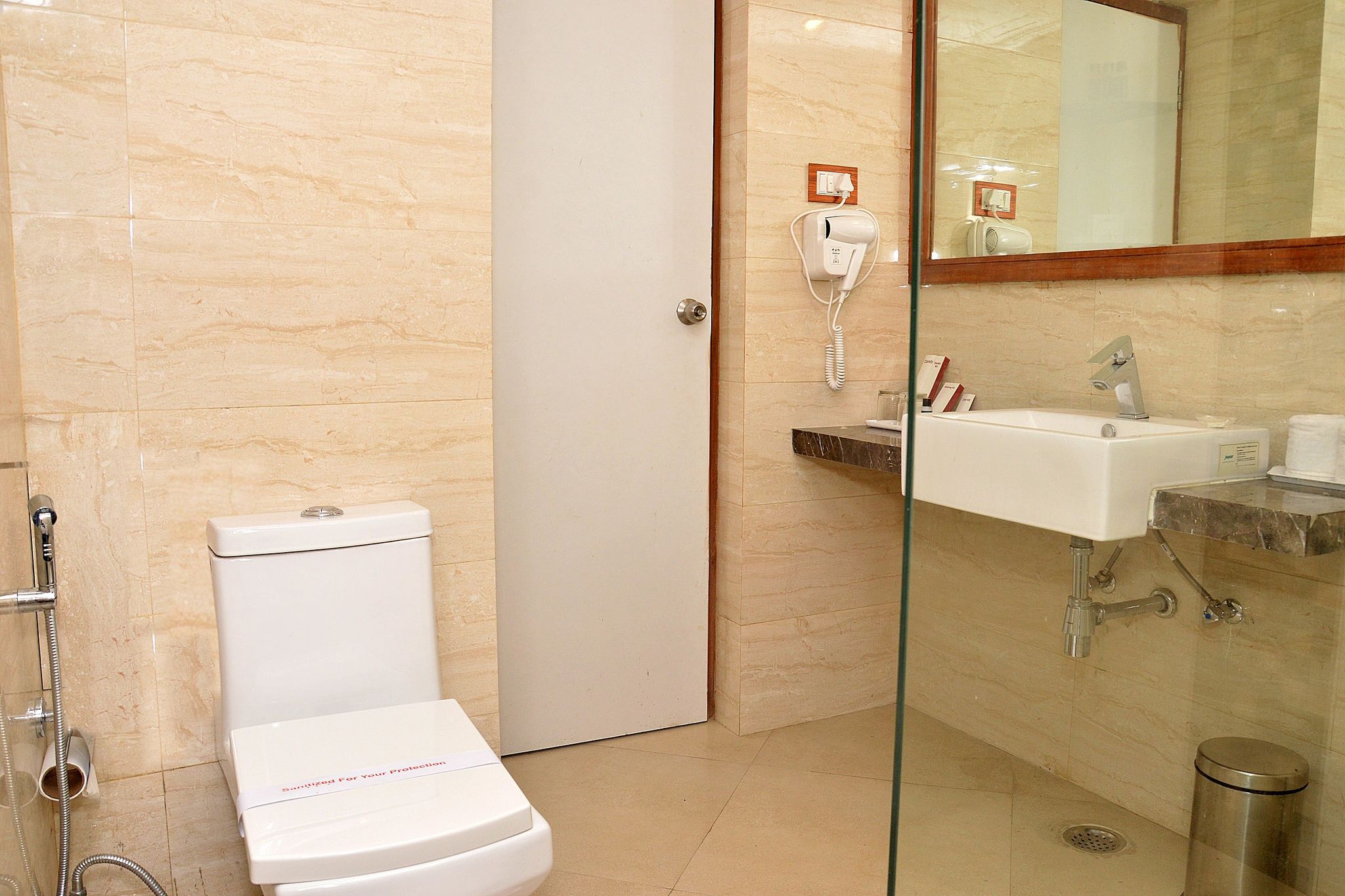 The India Benares Deluxe Double Room 8