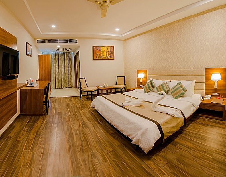The India Benares Deluxe Double Room 3