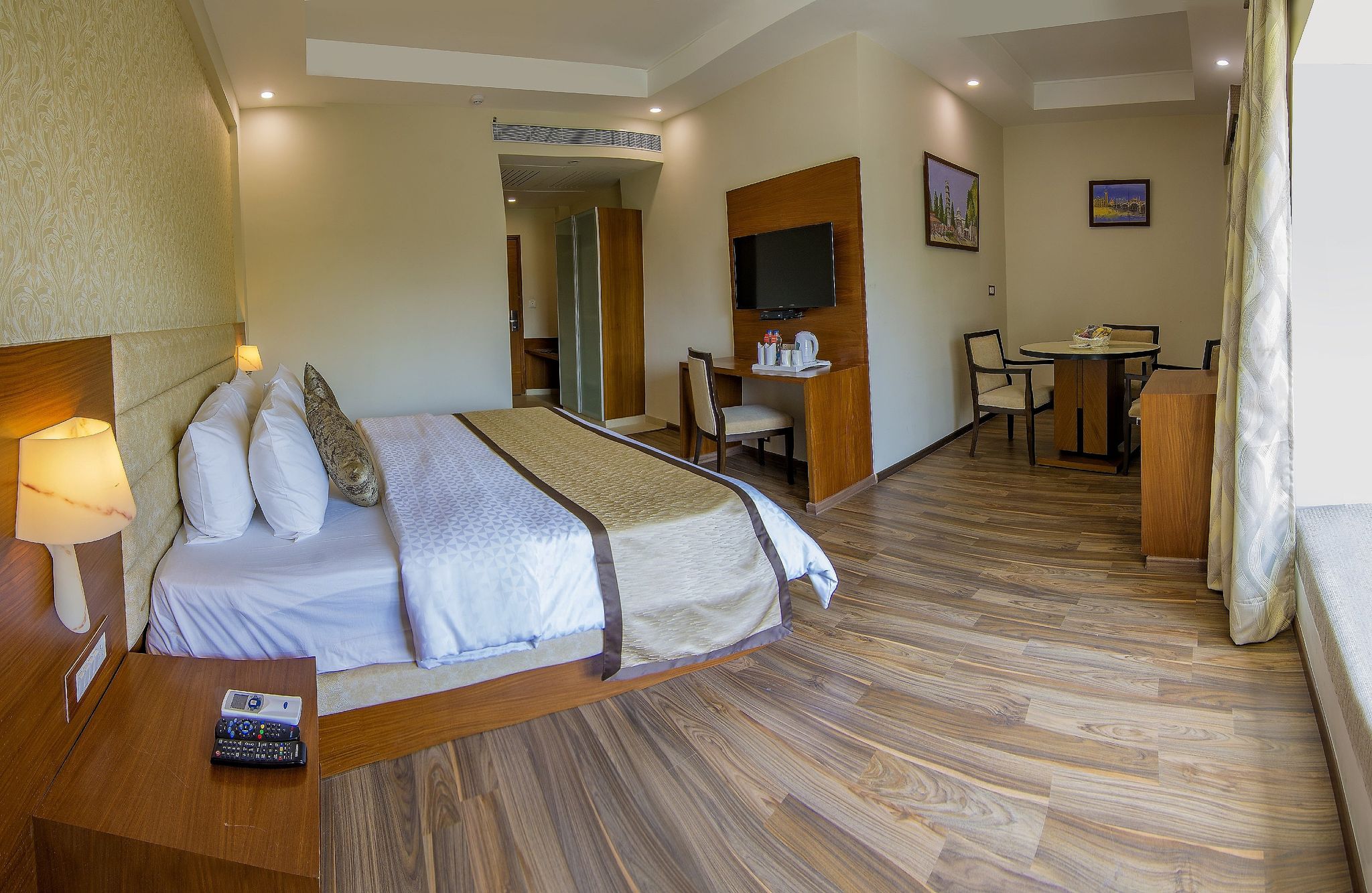 The India Benares Deluxe Double Room 4