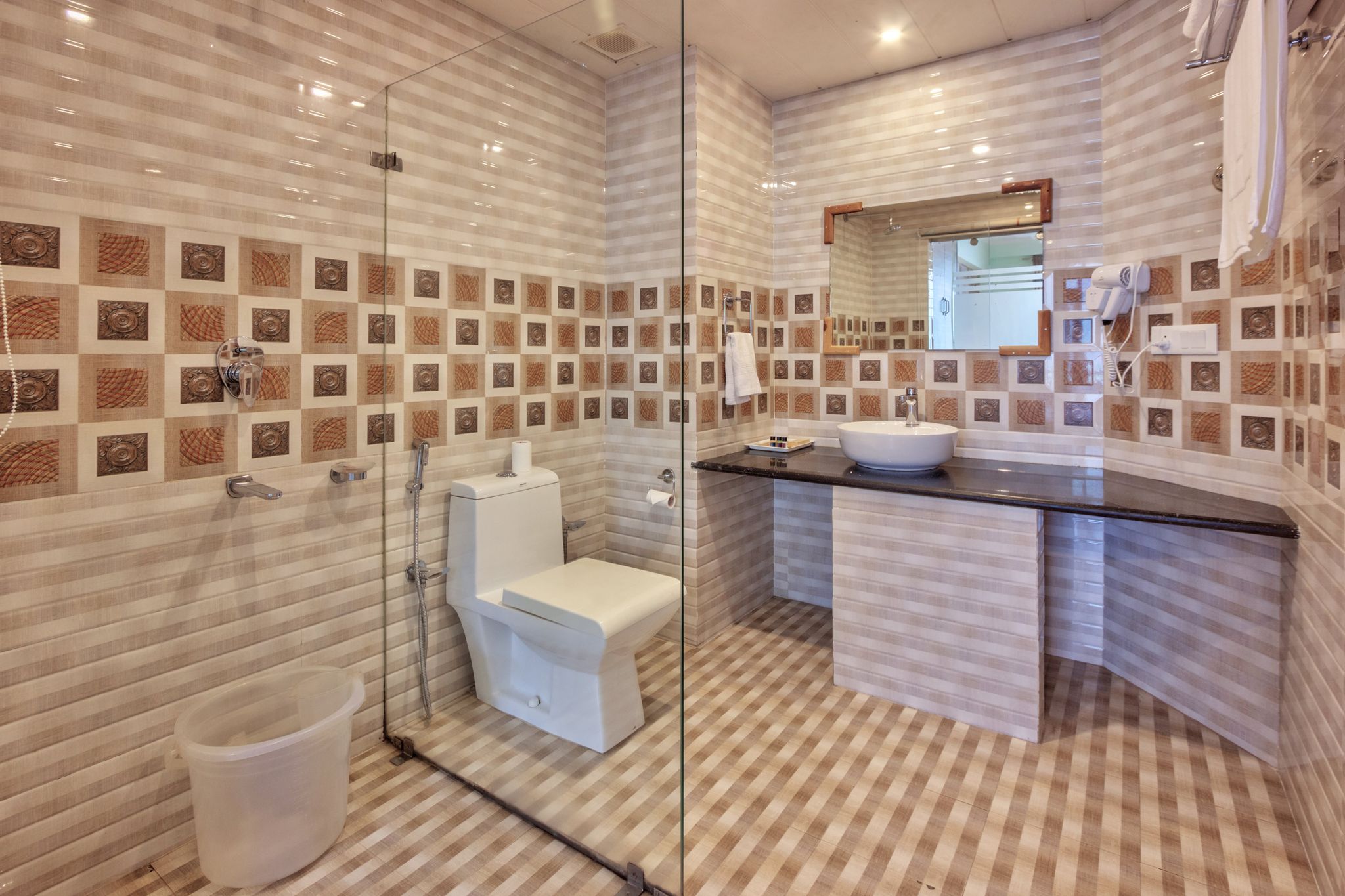 Snow Flakes Resort And Spa Centrally Heated Luxury Resort Super Deluxe Room with Mountain View and Private Balcony  6