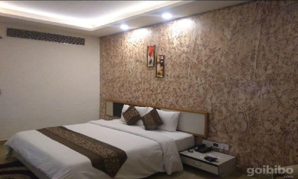 The Royal Paradise Executive Suite 11