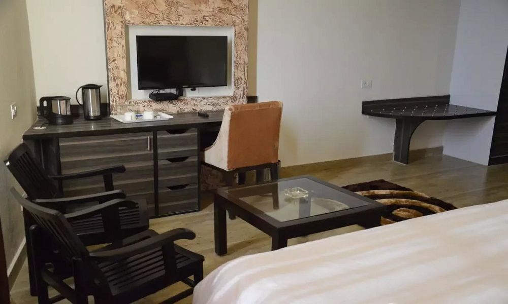 The Royal Paradise Executive Suite 21