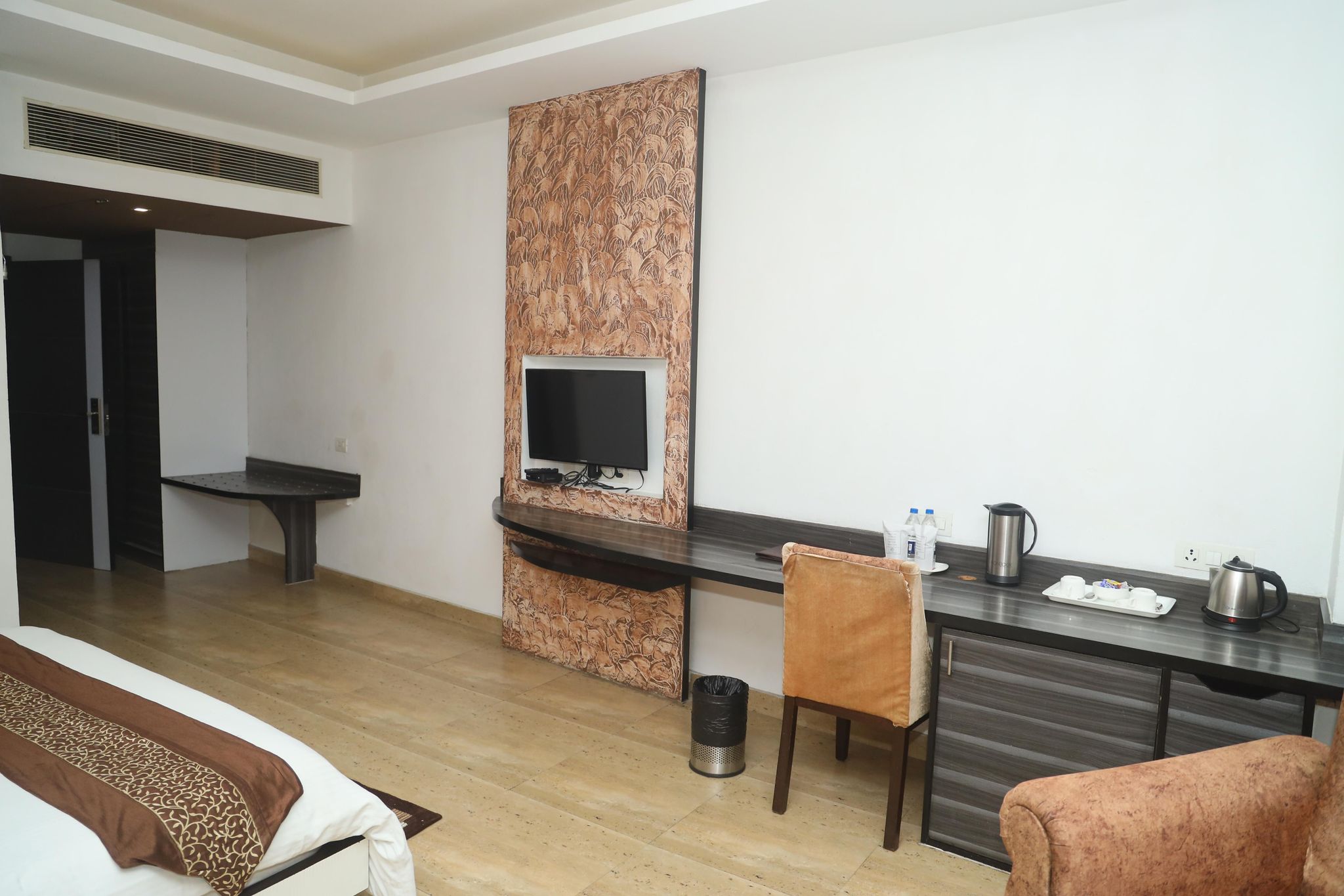 The Royal Paradise Executive Suite 19