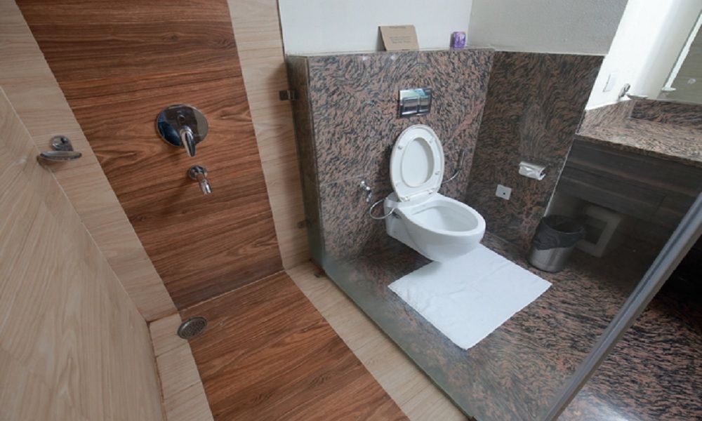 The Royal Paradise Executive Suite 18