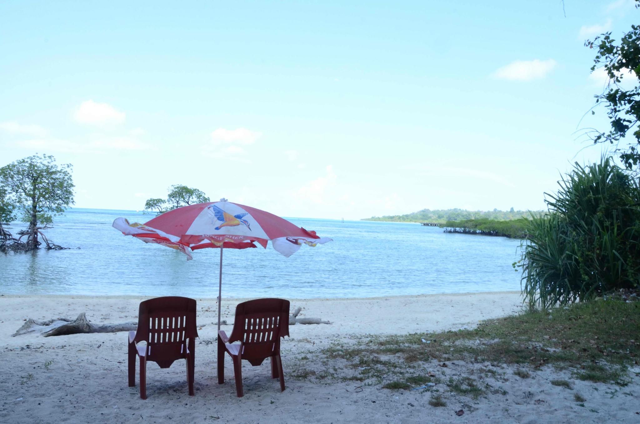 undefined Coconhuts Beach Resort 3