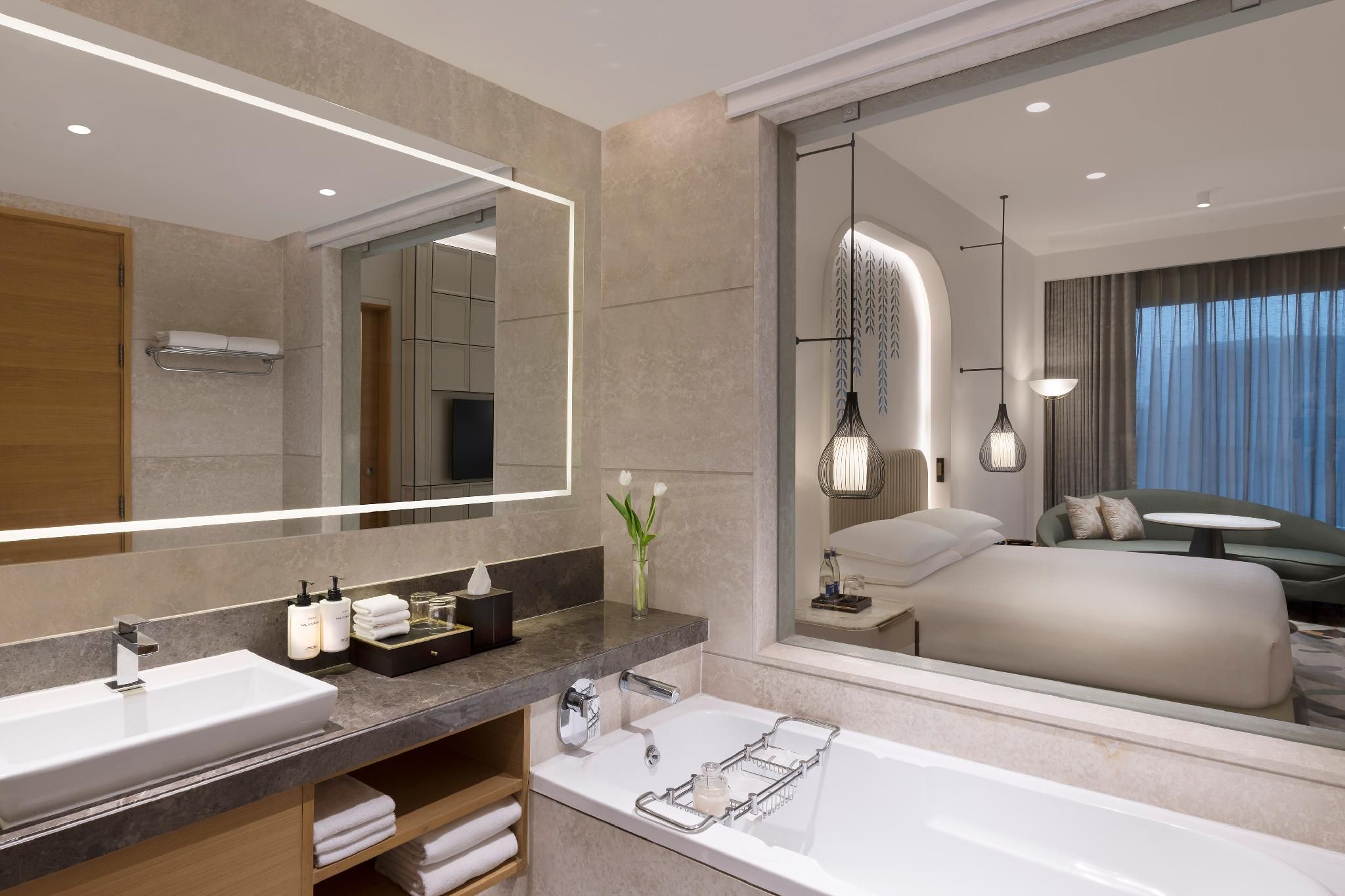 1 Bedroom Suite City View