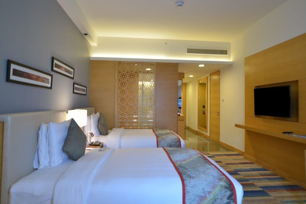 Standard Room, 2 Twin Beds, Pool View