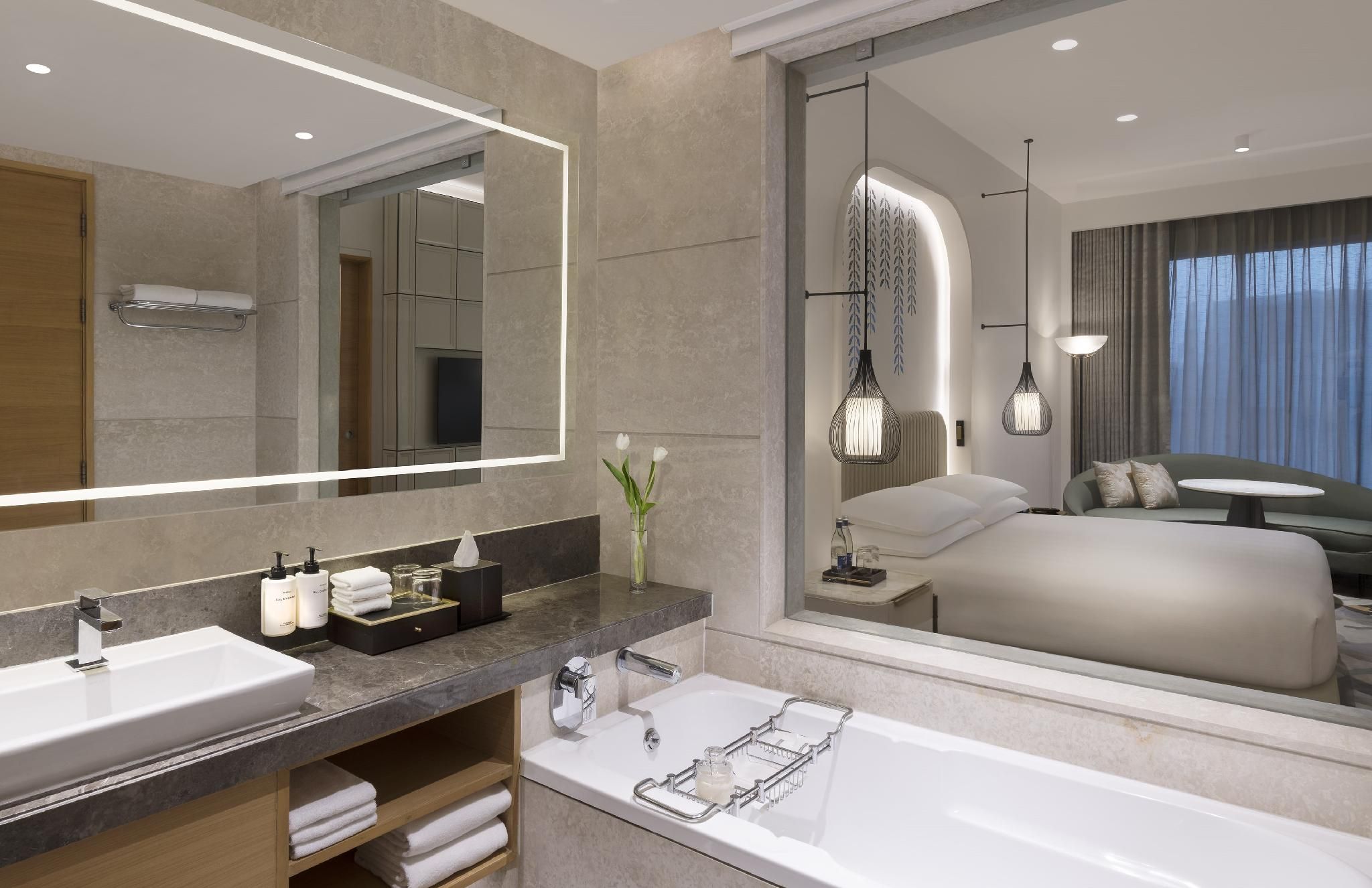 Junior Suite City View