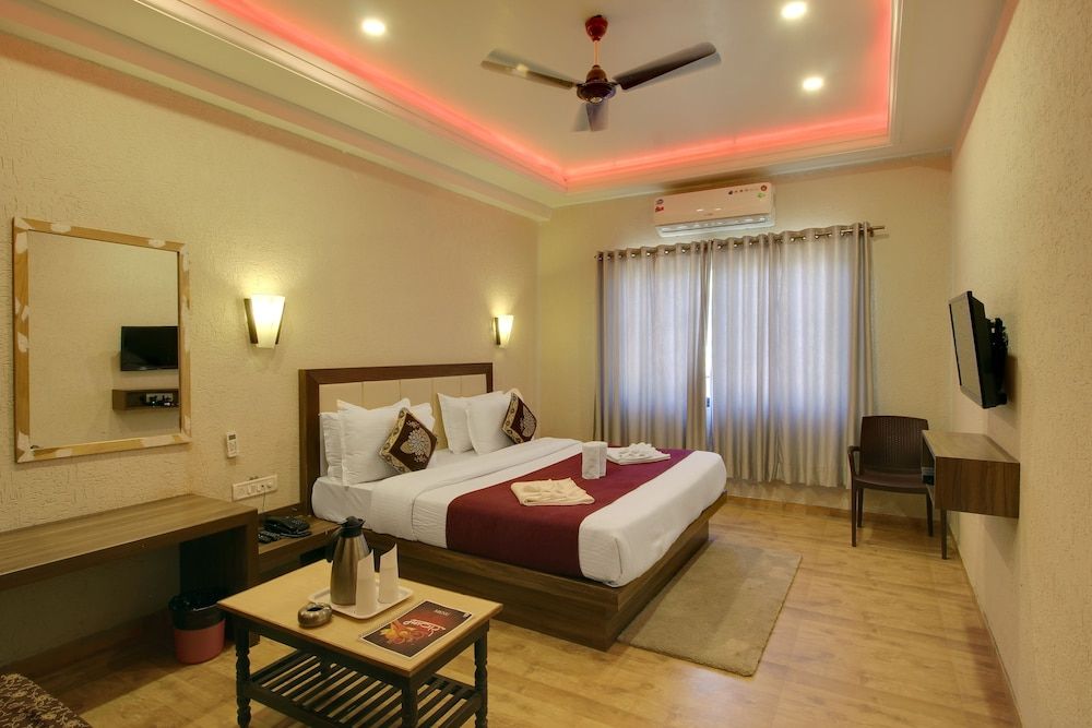 Manwar Garden Resort Deluxe AC Room 14
