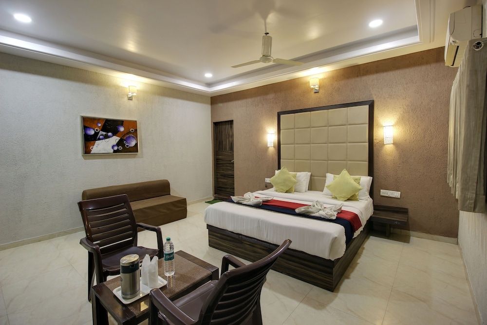 Manwar Garden Resort Deluxe AC Room 13