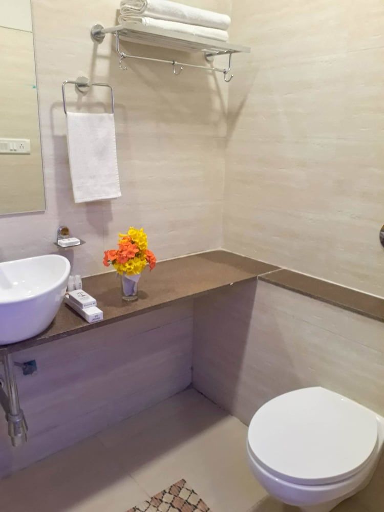 Manwar Garden Resort Deluxe AC Room 21