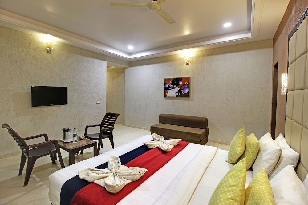 Manwar Garden Resort Deluxe AC Room 9